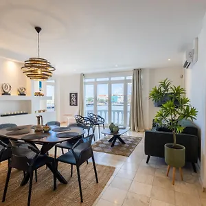 famous-handelskade-apartment-2-bedrooms-stunning-view.comcaribbean.com/